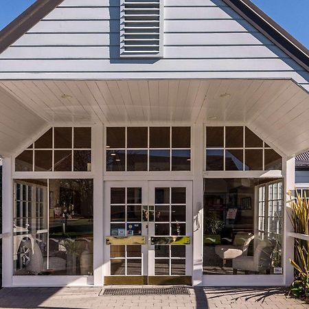 Huka Falls Resort Lago Lago Taupo Exterior foto The entrance to the house
