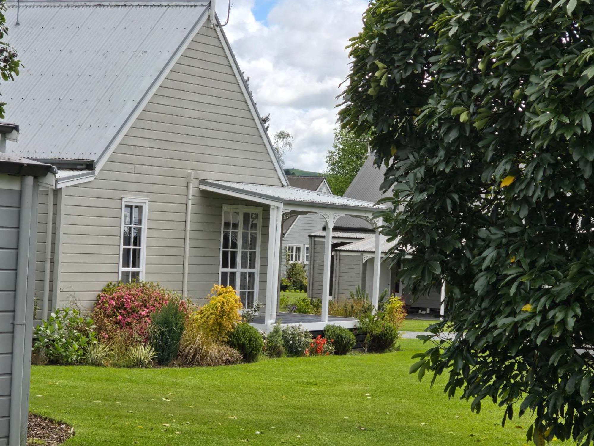 Huka Falls Resort Lago Lago Taupo Exterior foto The former school buildings at 100 St. John's Street, Ponsonby, Auckland, New Zealand.